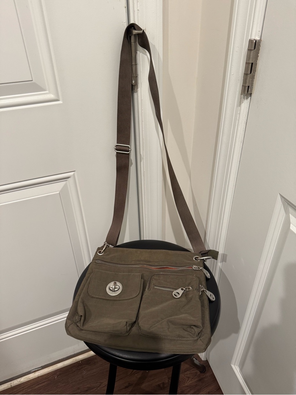 Baggallini 10x10 nylon Crossbody Messenger Bag - Olive